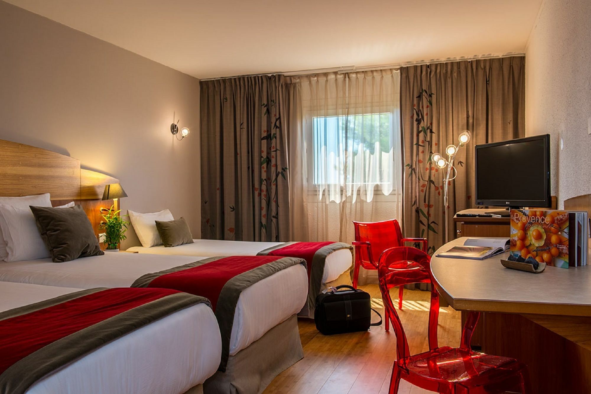 Hotel C Suites Chambres Spacieuses Nimes Luaran gambar